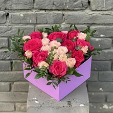Цветочная композиция из Розы в коробке в Крестцах
