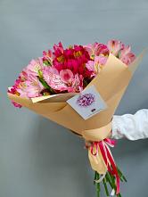 Букет цветов из:  Альстромерии в Крестцах