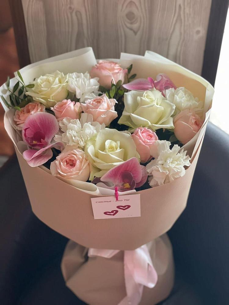 Букет цветов из: Орхидеи, Розы и Гвоздики в Крестцах