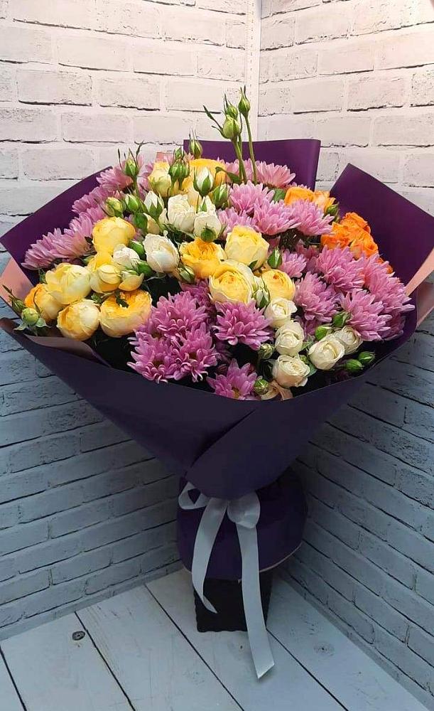 Букет цветов из: Хризантемы и Розы в Крестцах
