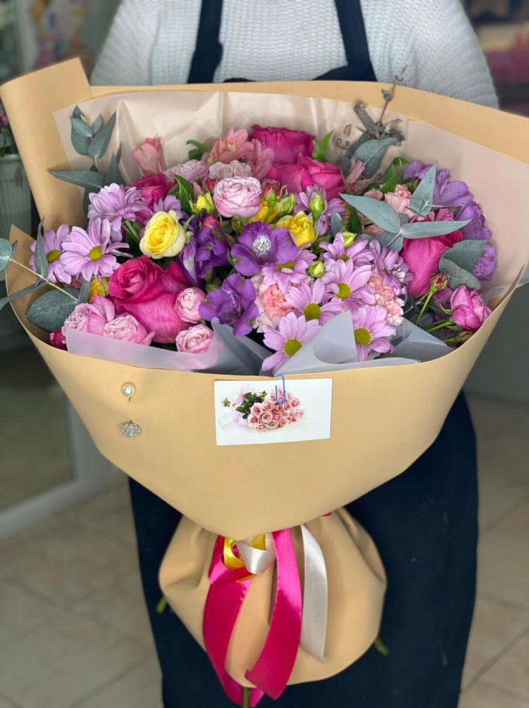 Букет цветов из: Хризантемы, Гвоздики и Альстромерии в Крестцах