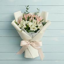 Букет цветов из:  Альстромерии в Крестцах