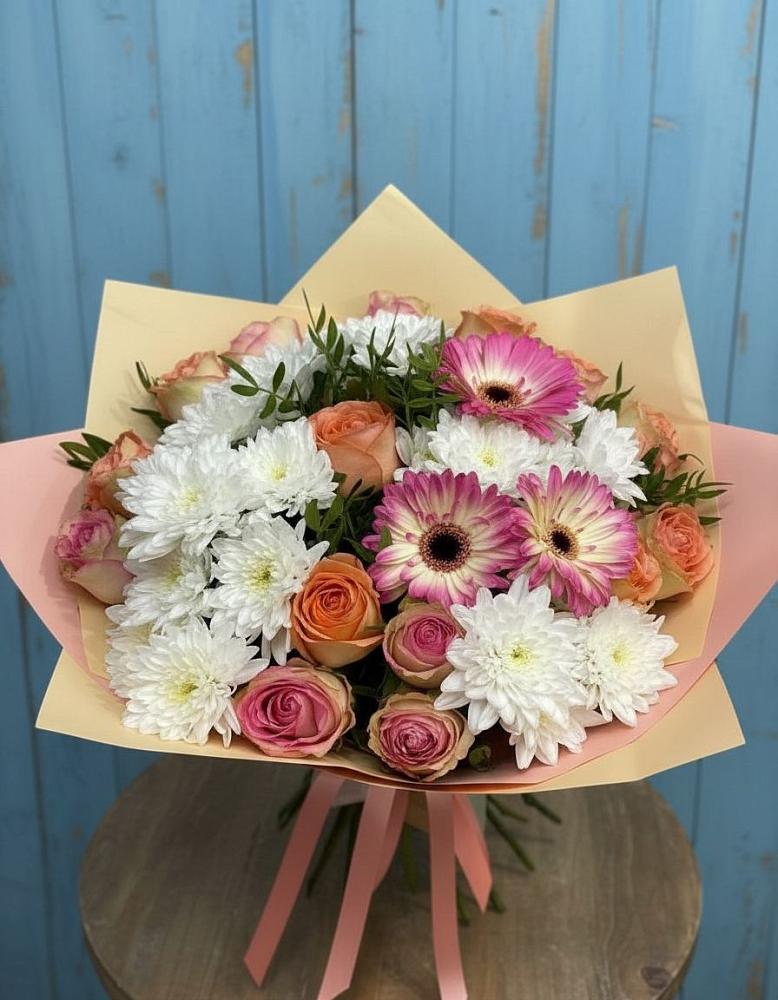Букет цветов из: Розы, Герберы и Хризантемы в Крестцах