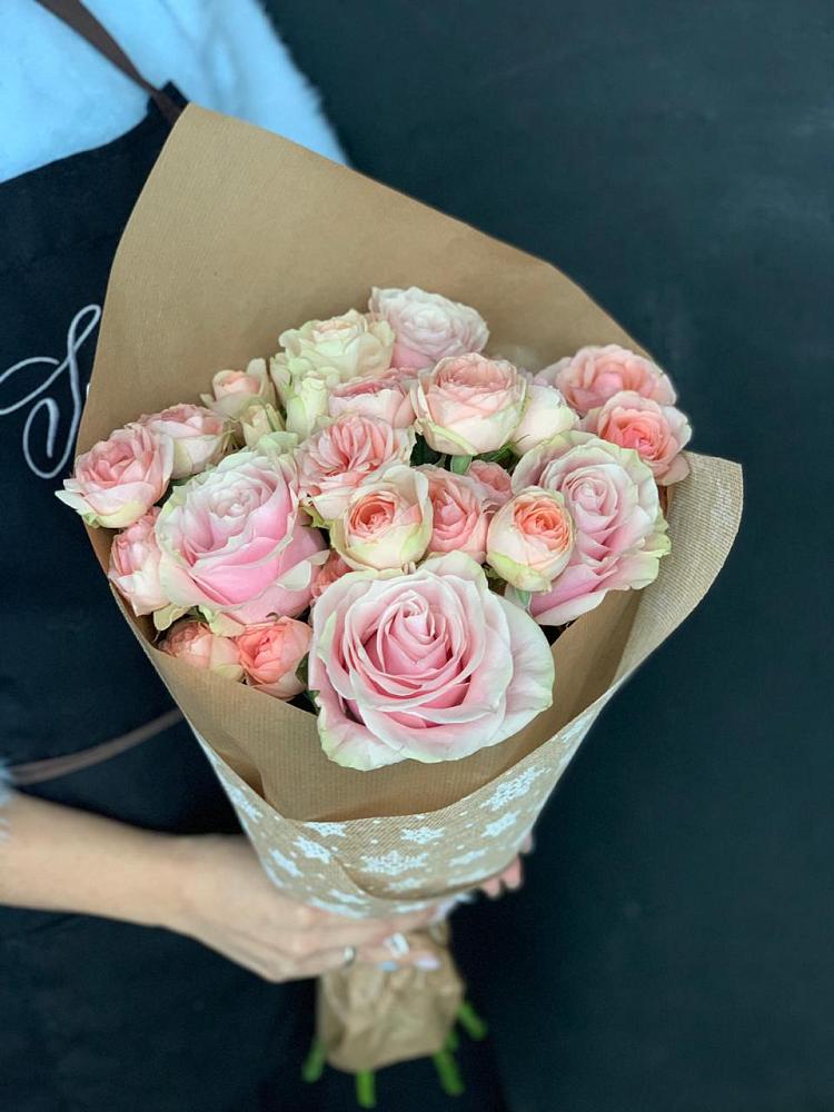 Букет цветов из: Хризантемы и Розы в Крестцах