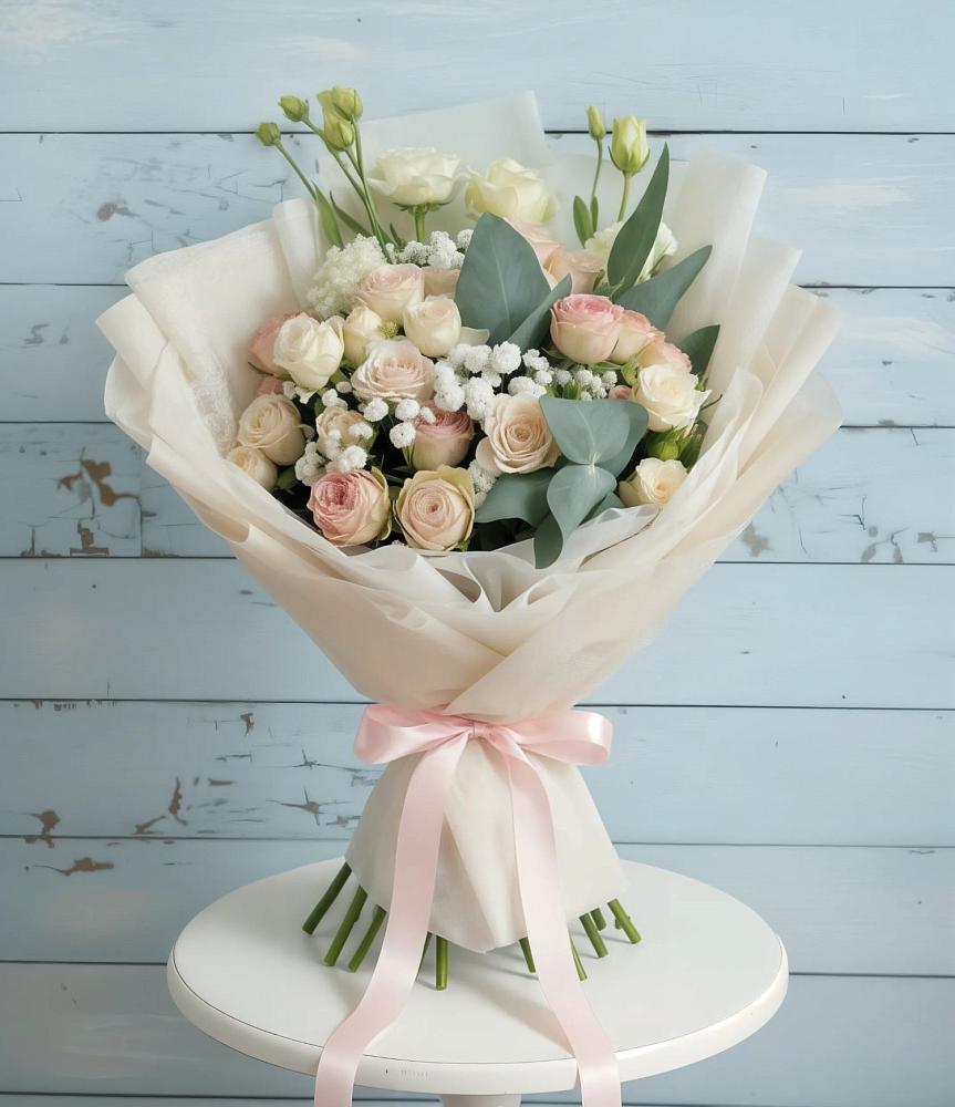 Букет цветов из: Розы и Лизиантусы в Крестцах