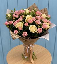 Букет цветов из:  Розы в Крестцах