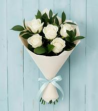 Букет цветов из:  Розы в Крестцах