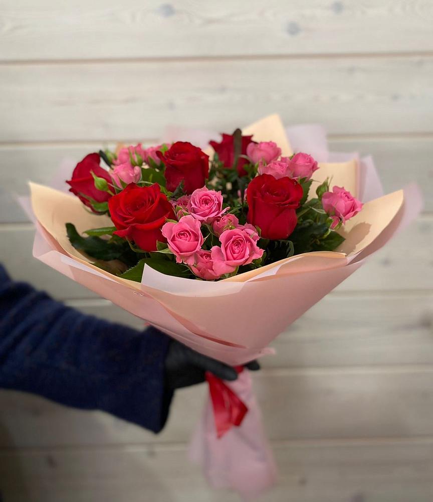 Букет цветов из: Розы в Крестцах