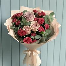 Букет цветов из:  Гвоздики и Розы в Крестцах