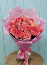 Букет 15 Розовых роз Равель в Крестцах