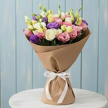Букет цветов из:  Лизиантусы в Крестцах