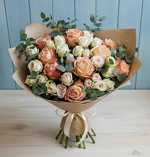 Букет цветов из:  Альстромерии и Розы в Крестцах