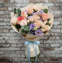 Букет цветов из:  Розы, Лизиантусы и Гвоздики #REPLACE_PRED# Крестцах